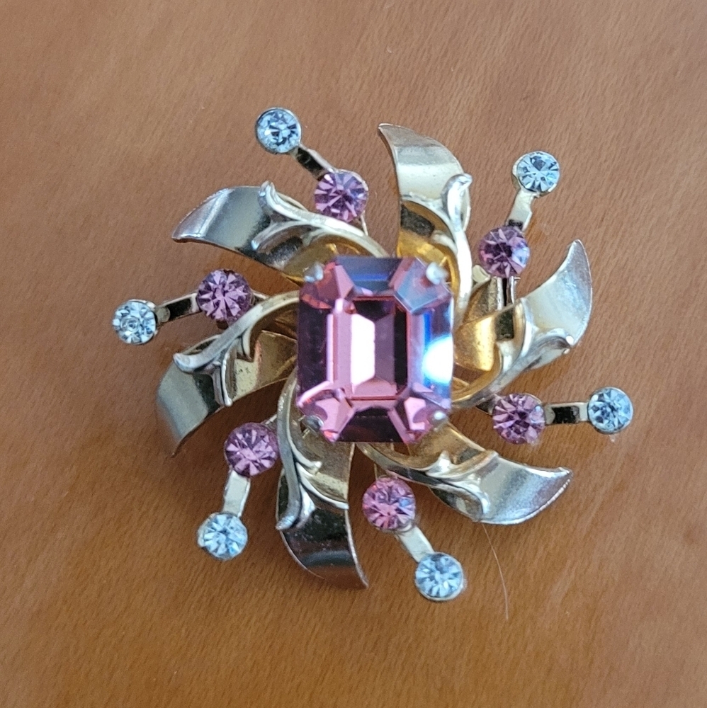 Vintage Coro 60's Pink Rhinestone and Crystal Flower‎ Gold Tone Brooch